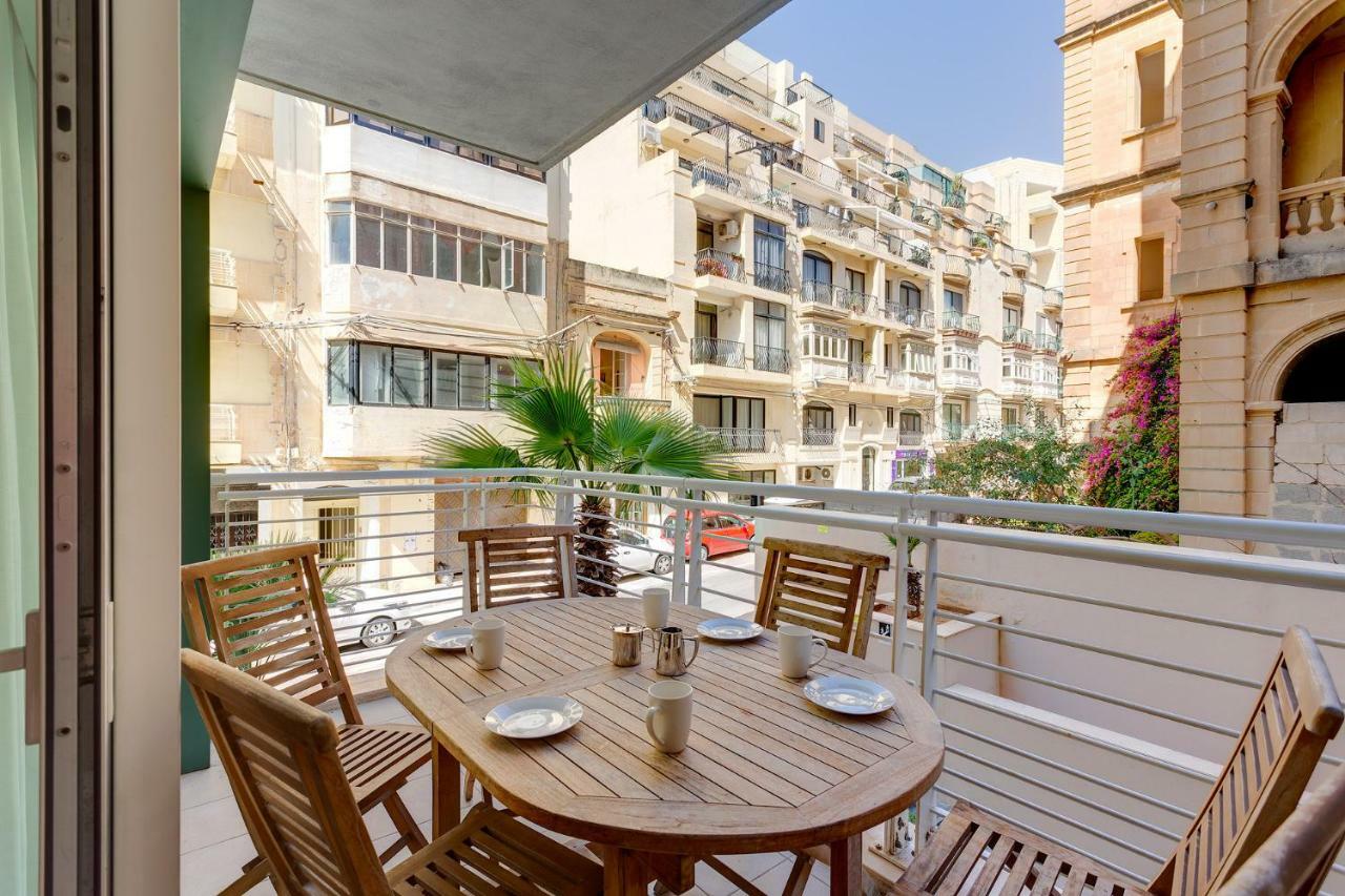 Apartment In Fort Cambridge With Pool Sliema Exterior photo